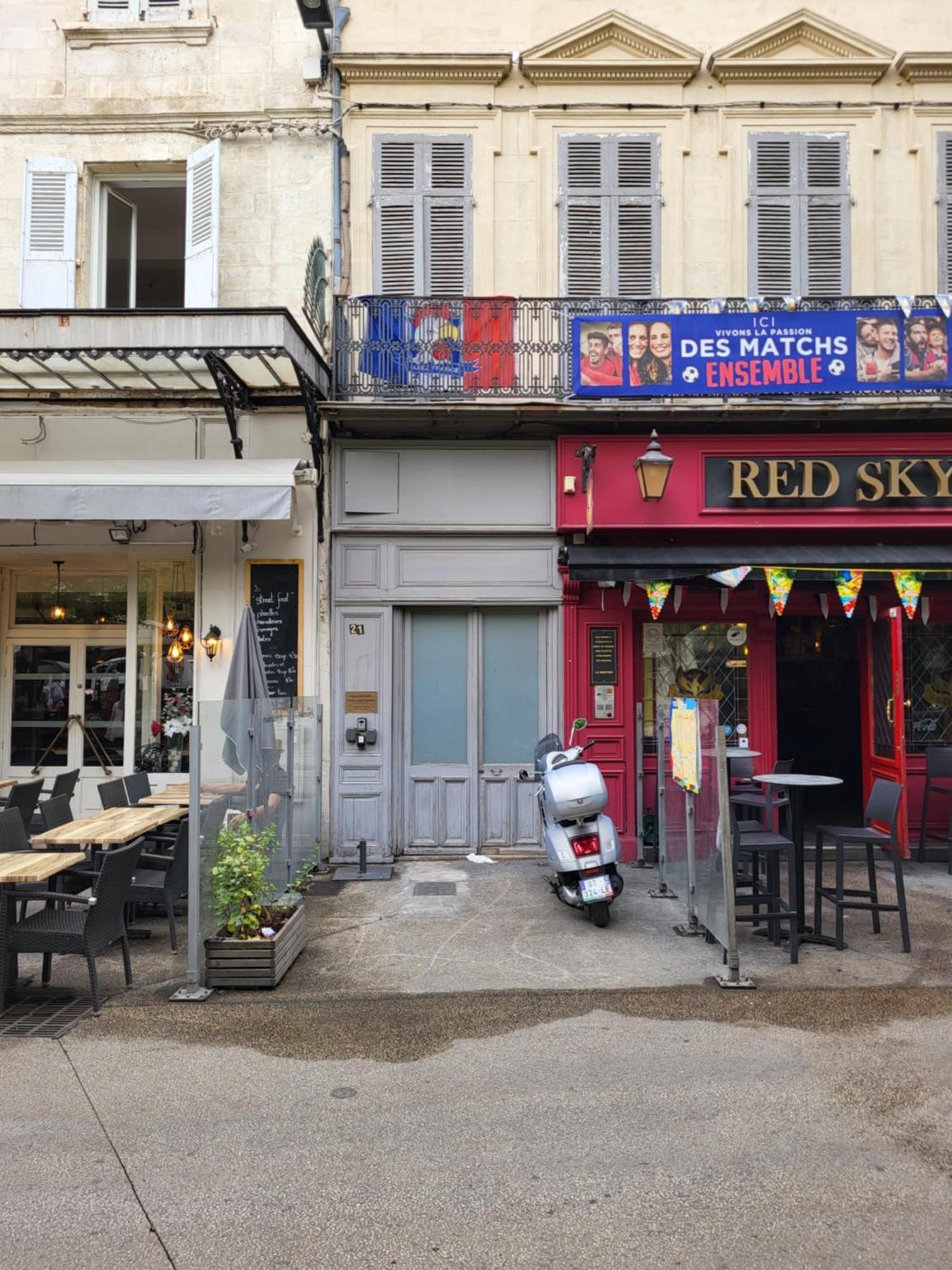 2 Pieces Avignon Intramuros Place Pie Dış mekan fotoğraf