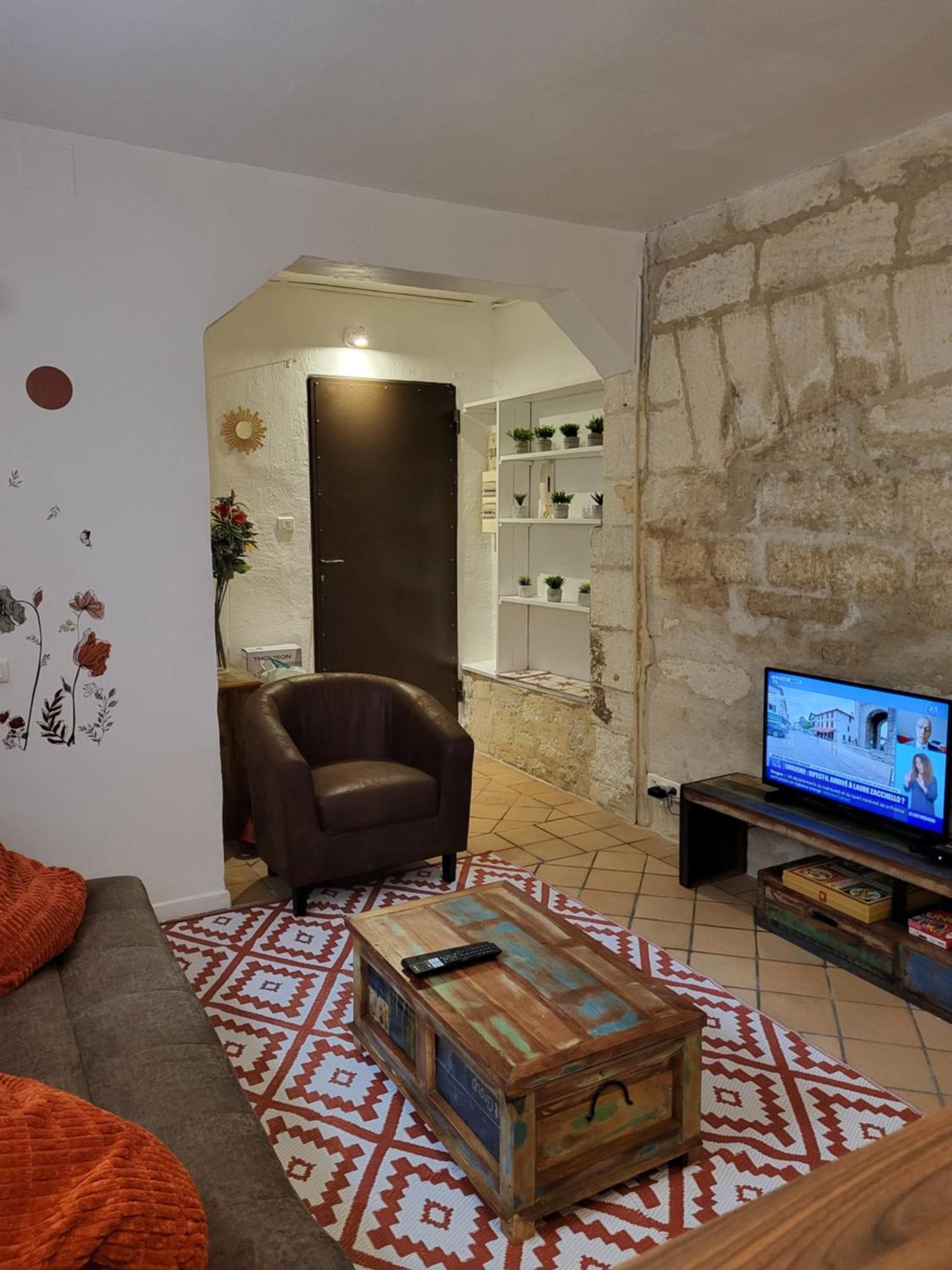 2 Pieces Avignon Intramuros Place Pie Dış mekan fotoğraf